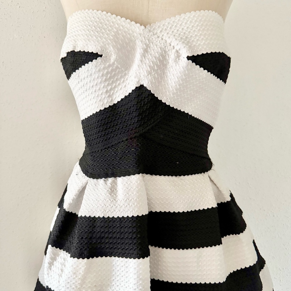 CHARLOTTE RUSSE Strapless Sweetheart Black/White A-Line Mini Dress Women's Large - Picture 3 of 7